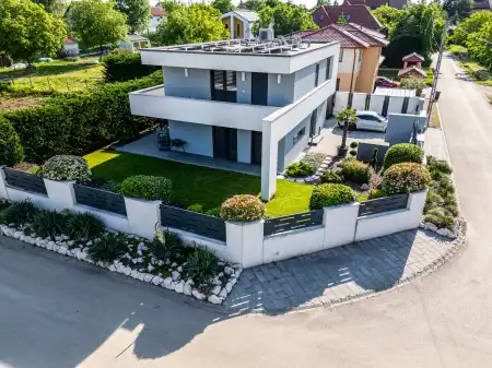 Eladó családi ház, Budapest, XXII. kerület 4 szoba 239 m² 399 M Ft