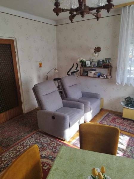 eladó családi ház, Göd